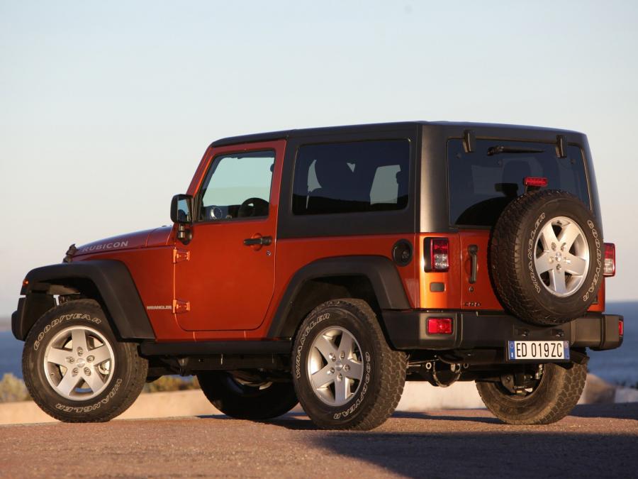  Jeep Wrangler Rubicon 2011 года  (EU) (фото 24 из 30)